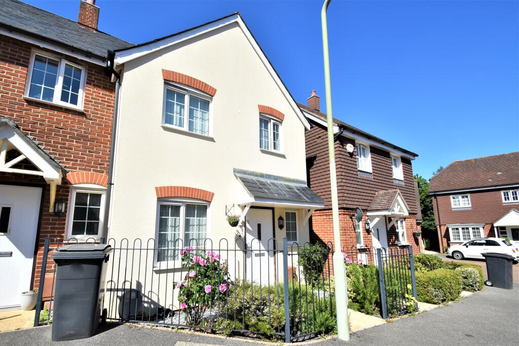 2 bed End of Terrace for rent in Blendworth. From Beals - Havant 2 bed End of Terrace for rent in Blendworth. From Beals - Havant