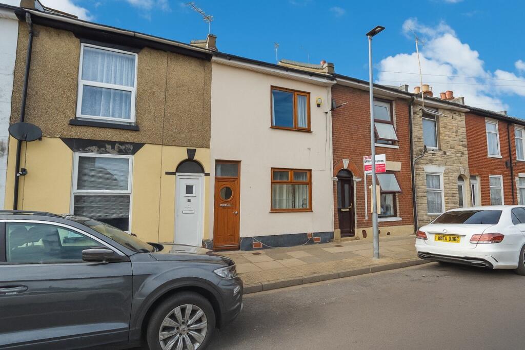 3 bed Mid Terraced House for rent in Portsmouth. From Beals - North End