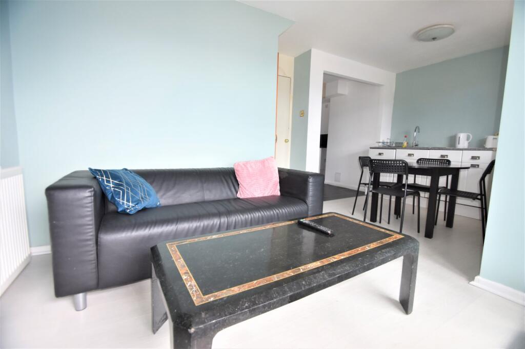 3 bed 1st Floor Flat for rent in Portsmouth. From Beals - North End