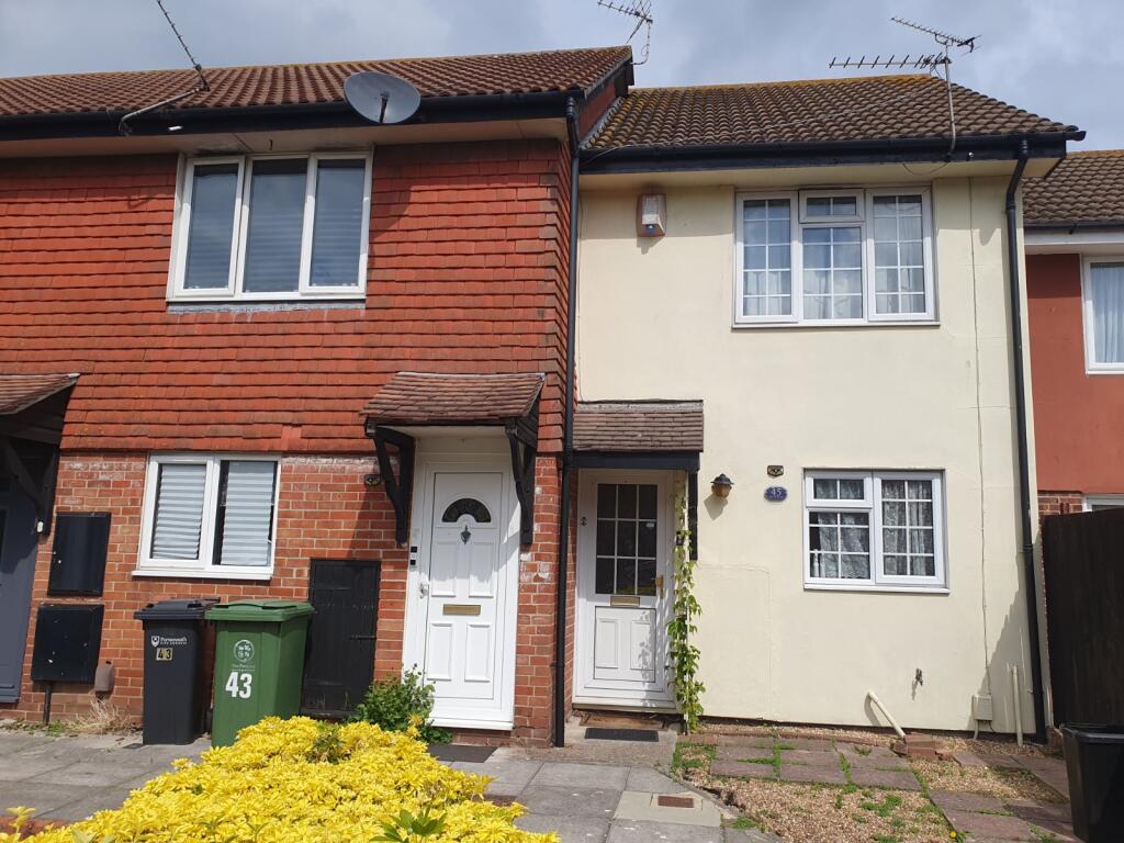 2 bed Mid Terraced House for rent in Portsmouth. From Beals - North End