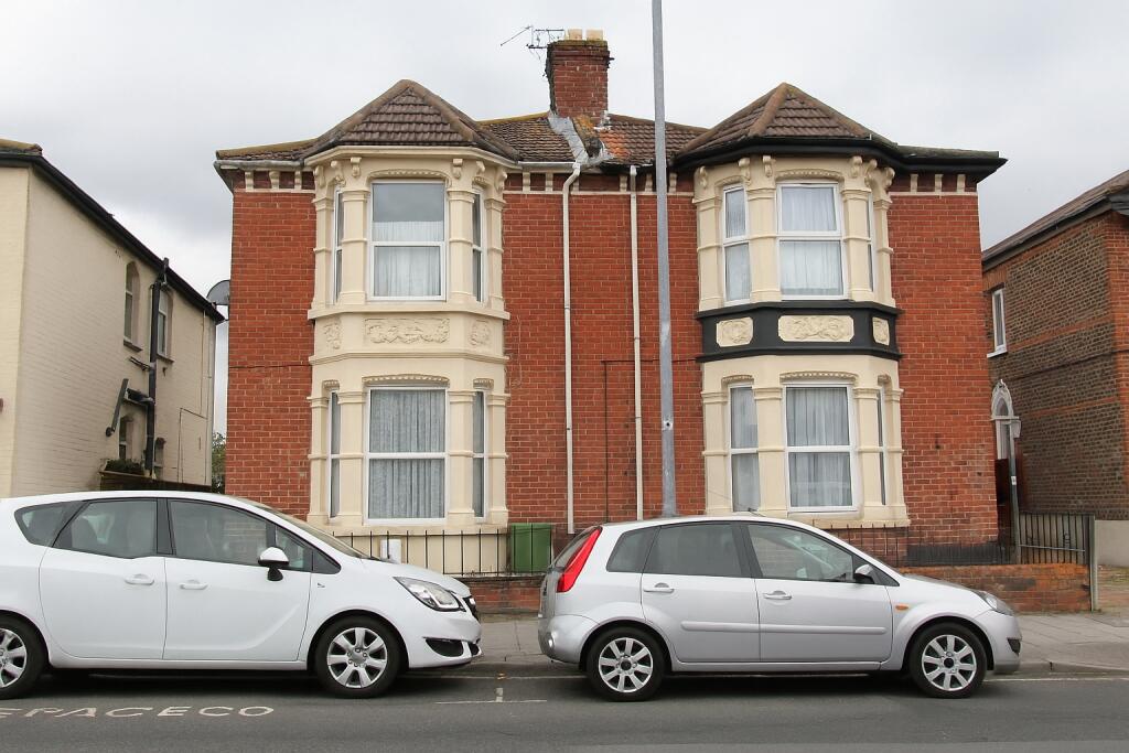 2 bed 1st Floor Flat for rent in Portsmouth. From Beals - North End 2 bed 1st Floor Flat for rent in Portsmouth. From Beals - North End