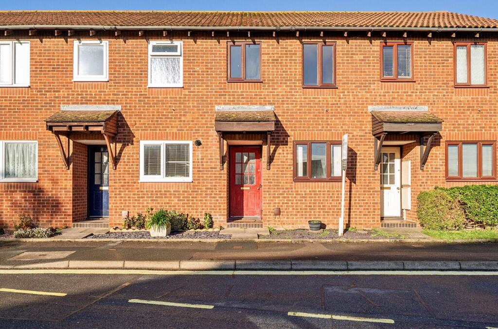 2 bed Mid Terraced House for rent in Portsmouth. From Beals - North End