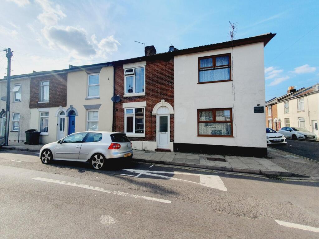 2 bed Mid Terraced House for rent in Portsmouth. From Beals - North End 2 bed Mid Terraced House for rent in Portsmouth. From Beals - North End