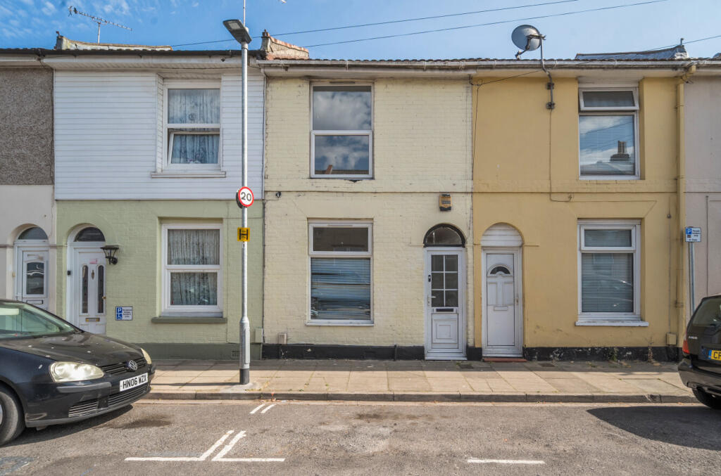 4 bed Mid Terraced House for rent in Portsmouth. From Beals - North End