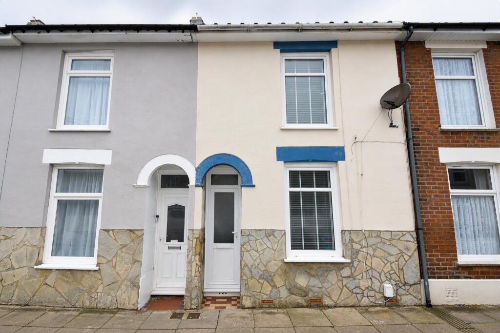2 bed Mid Terraced House for rent in Portsmouth. From Beals - North End 2 bed Mid Terraced House for rent in Portsmouth. From Beals - North End