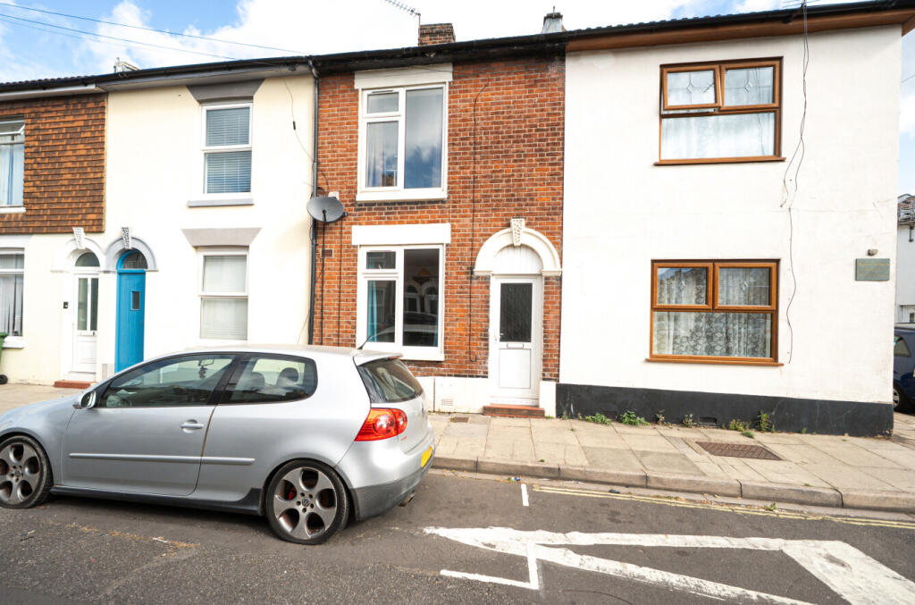2 bed Mid Terraced House for rent in Portsmouth. From Beals - North End
