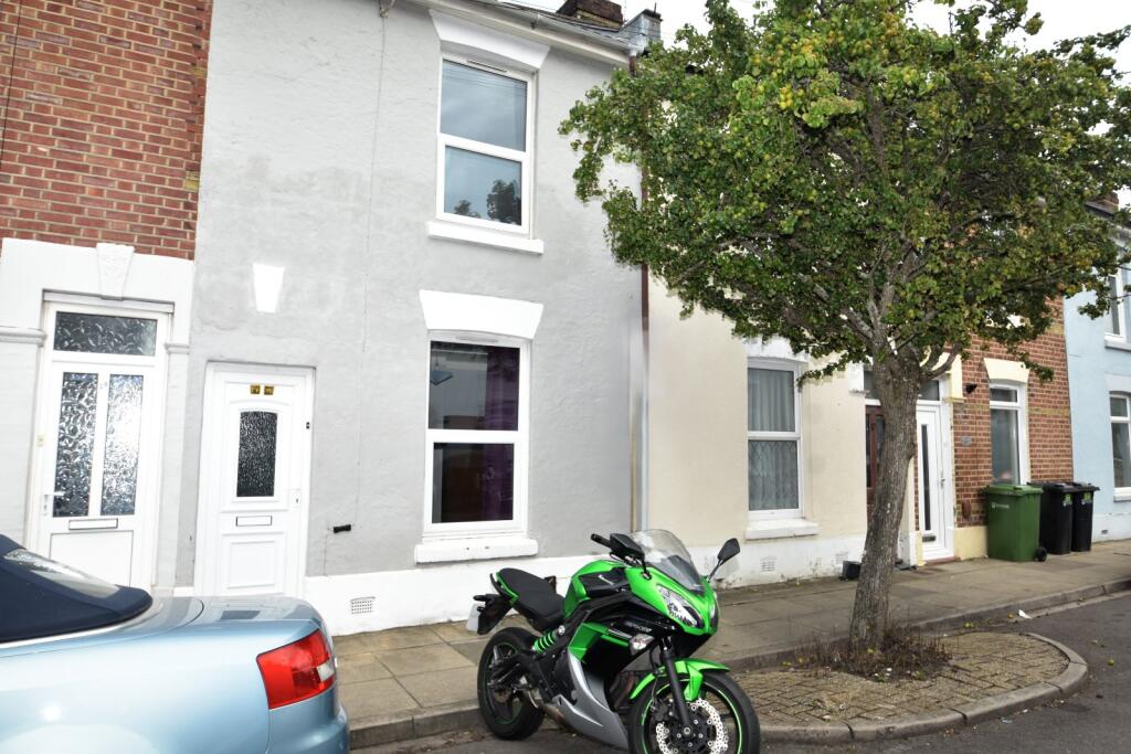 3 bed Mid Terraced House for rent in Portsmouth. From Beals - Southsea 3 bed Mid Terraced House for rent in Portsmouth. From Beals - Southsea