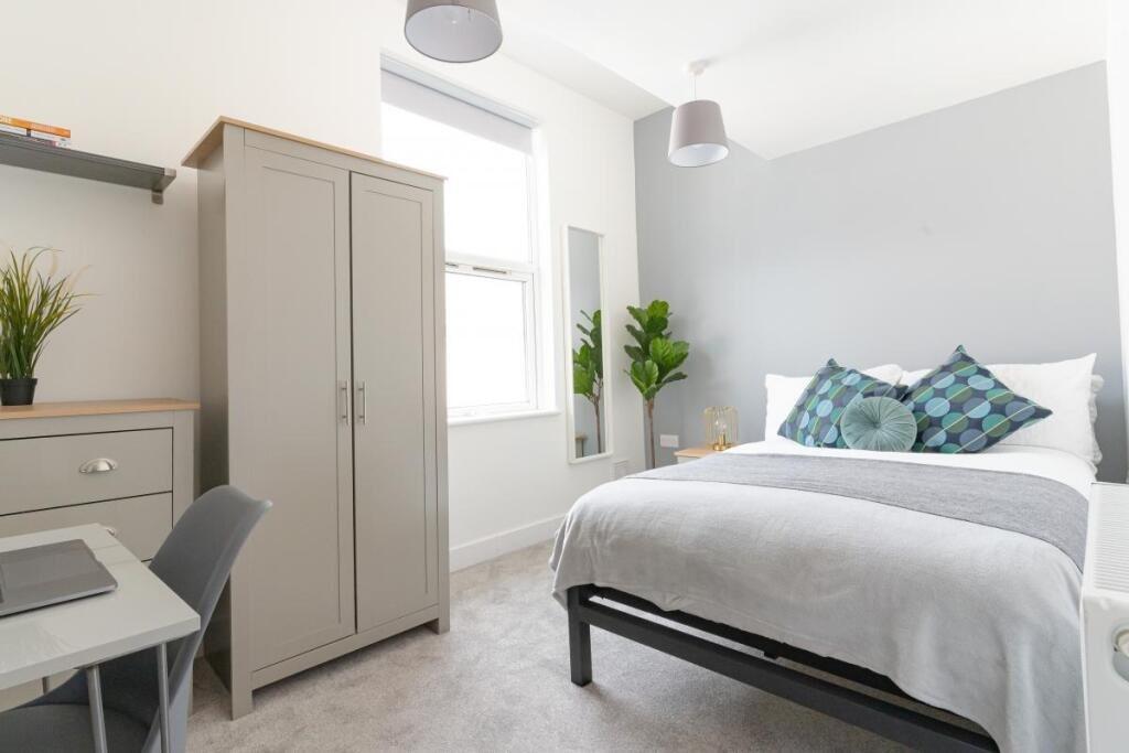 6 bed Detached for rent in Portsmouth. From Beals - Southsea 6 bed Detached for rent in Portsmouth. From Beals - Southsea