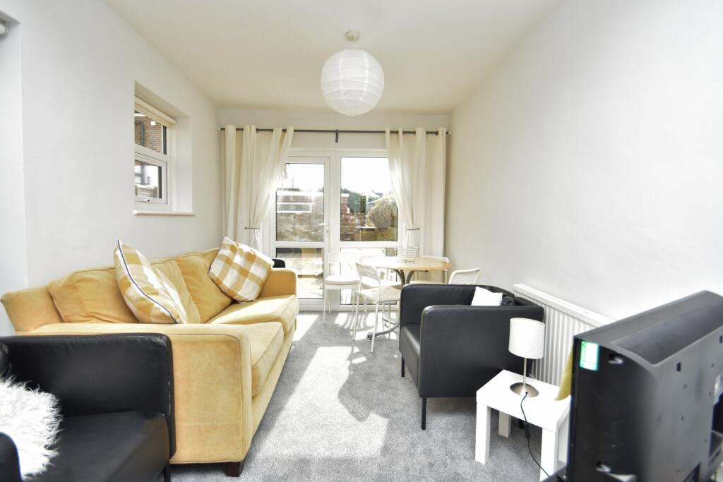 5 bed Mid Terraced House for rent in Portsmouth. From Beals - Southsea