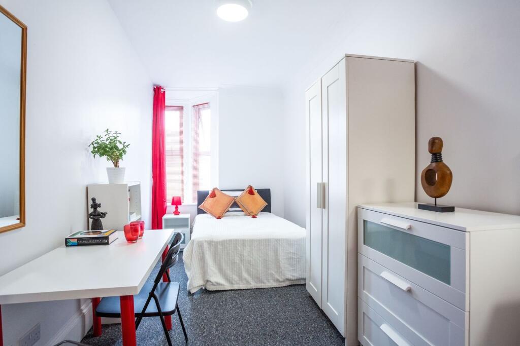 3 bed 1st Floor Flat for rent in Portsmouth. From Beals - Southsea