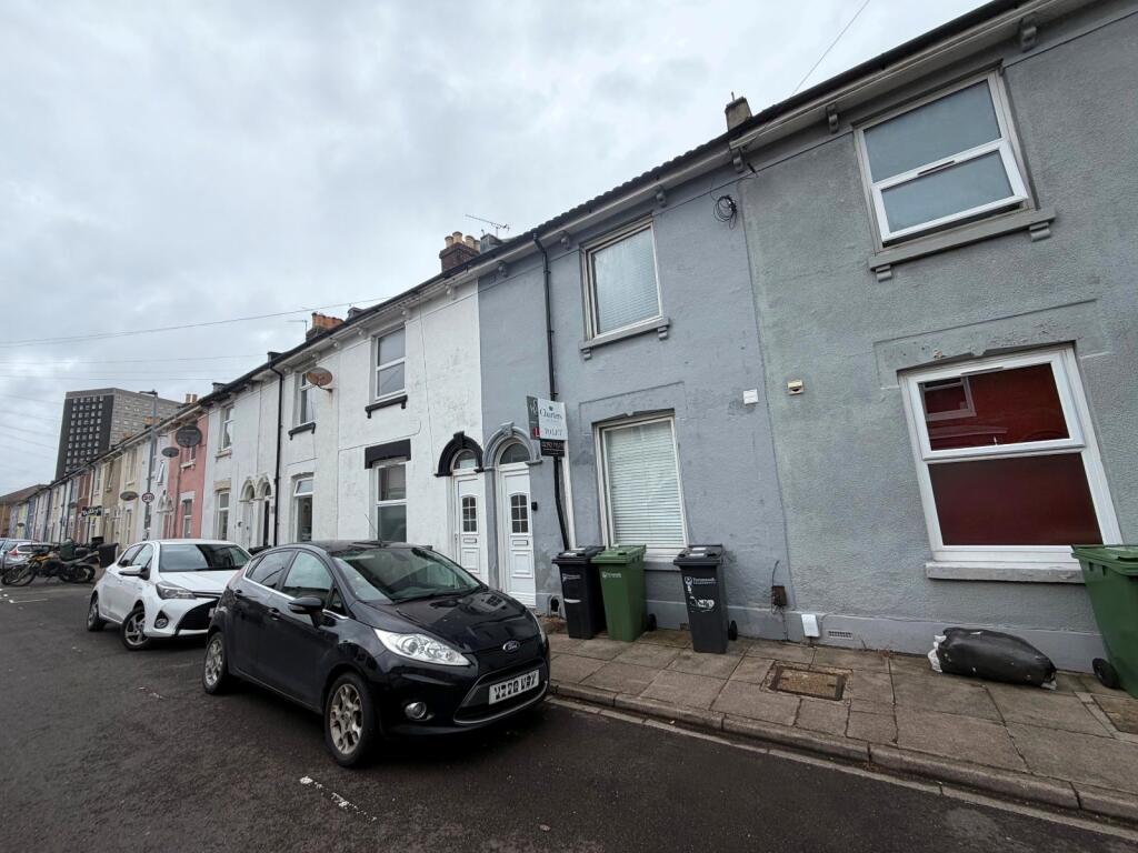 7 bed Mid Terraced House for rent in Portsmouth. From Beals - Southsea