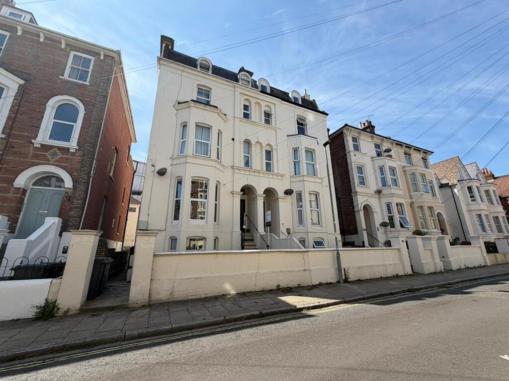 2 bed 1st Floor Flat for rent in Portsmouth. From Beals - Southsea
