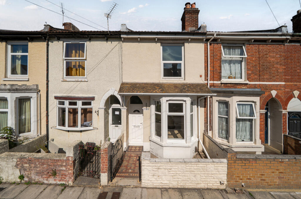 2 bed Mid Terraced House for rent in Portsmouth. From Beals - Southsea 2 bed Mid Terraced House for rent in Portsmouth. From Beals - Southsea