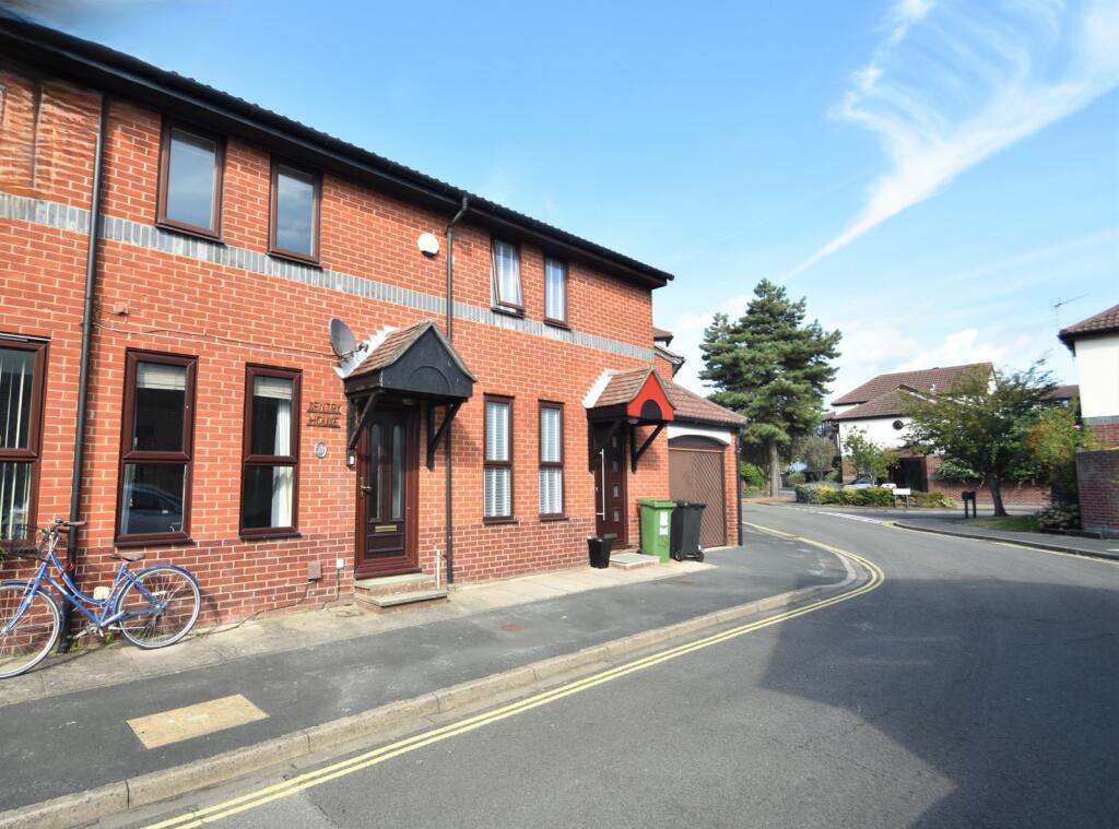 2 bed Mid Terraced House for rent in Portsmouth. From Beals - Southsea 2 bed Mid Terraced House for rent in Portsmouth. From Beals - Southsea