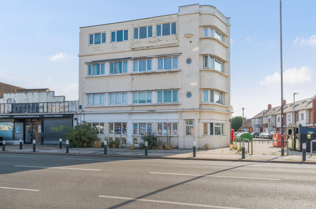 3 bed 1st Floor Flat for rent in Portsmouth. From Beals - Southsea