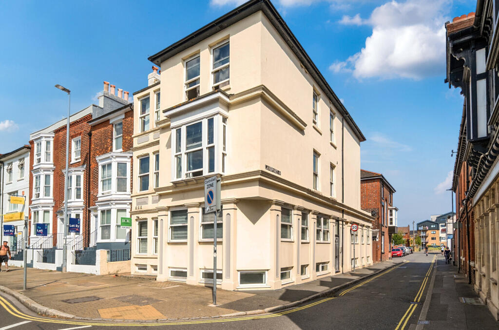 2 bed 1st Floor Flat for rent in Portsmouth. From Beals - Southsea