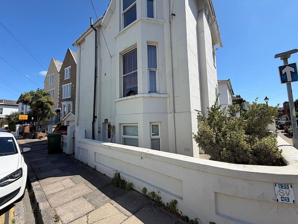 2 bed 1st Floor Flat for rent in Portsmouth. From Beals - Southsea 2 bed 1st Floor Flat for rent in Portsmouth. From Beals - Southsea