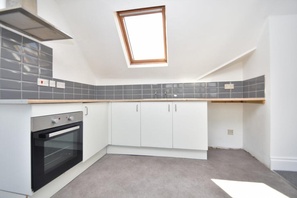 2 bed 1st Floor Flat for rent in Portsmouth. From Beals - Southsea