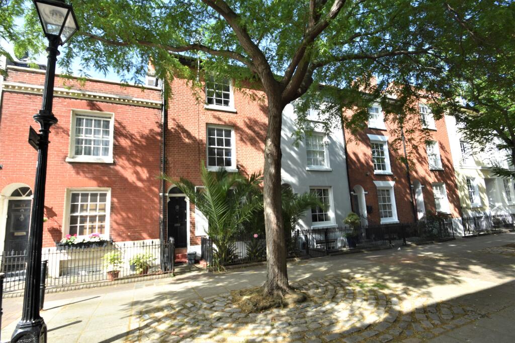 4 bed Mid Terraced House for rent in Portsmouth. From Beals - Southsea 4 bed Mid Terraced House for rent in Portsmouth. From Beals - Southsea