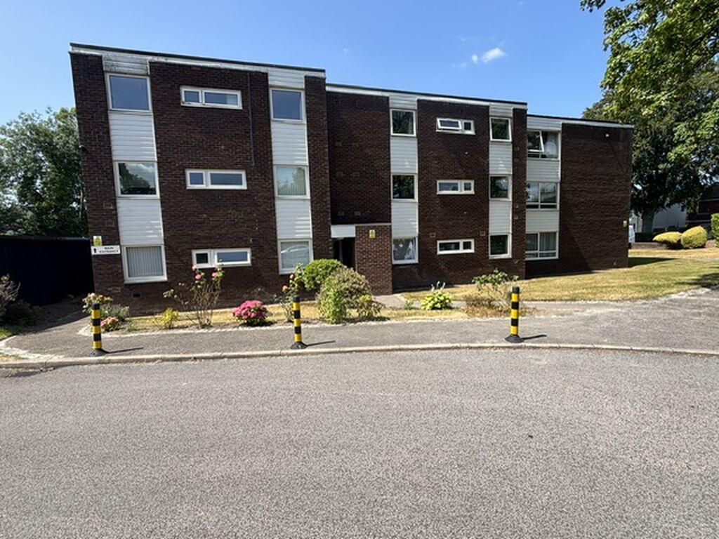 2 bed 1st Floor Flat for rent in Gatley. From Callaghans - Gatley