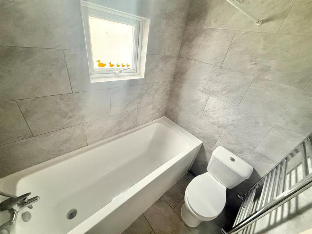 2 bed Mid Terraced House for rent in Luton. From P and R Property - Luton