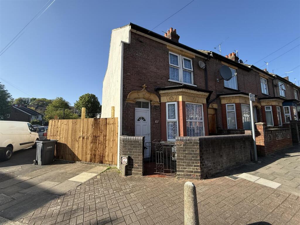3 bed End of Terrace for rent in Cockernhoe. From P and R Property - Luton