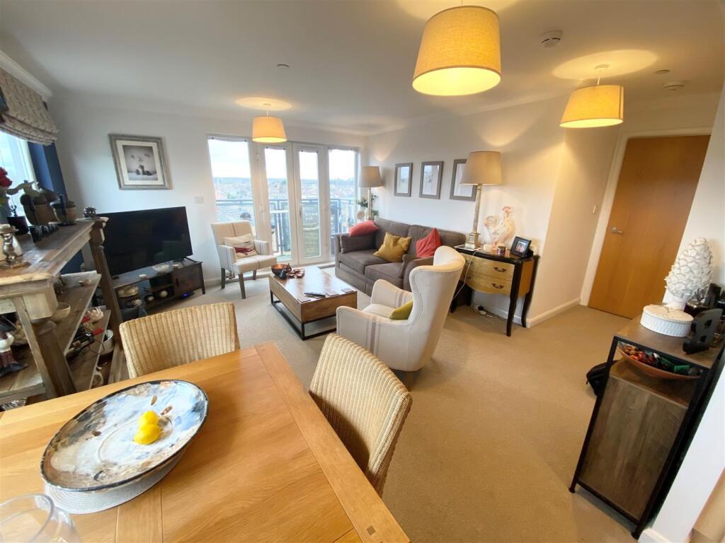 2 bed Apartment for rent in Luton. From P and R Property - Luton