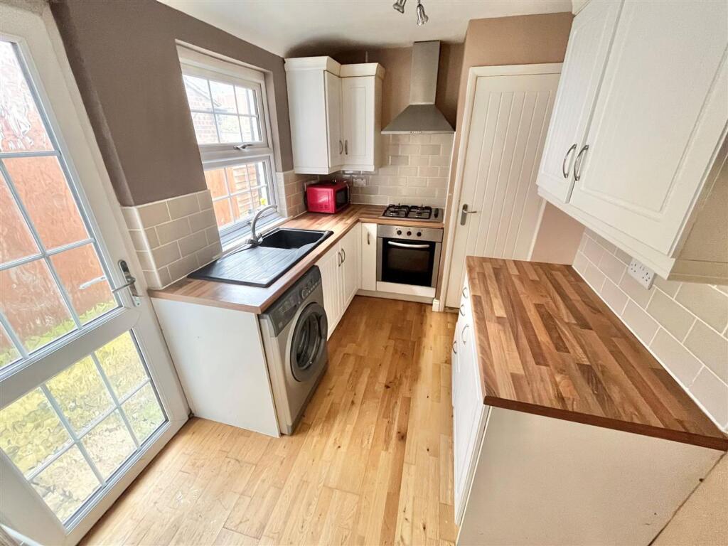 2 bed Mid Terraced House for rent in Cockernhoe. From P and R Property - Luton