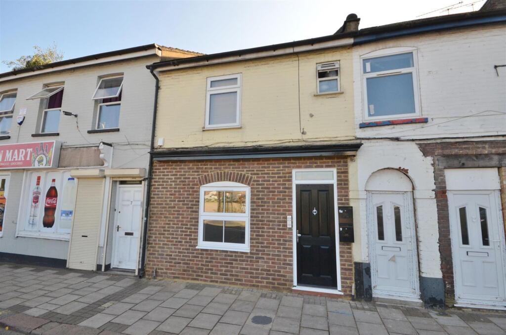 2 bed 1st Floor Flat for rent in Luton. From P and R Property - Luton