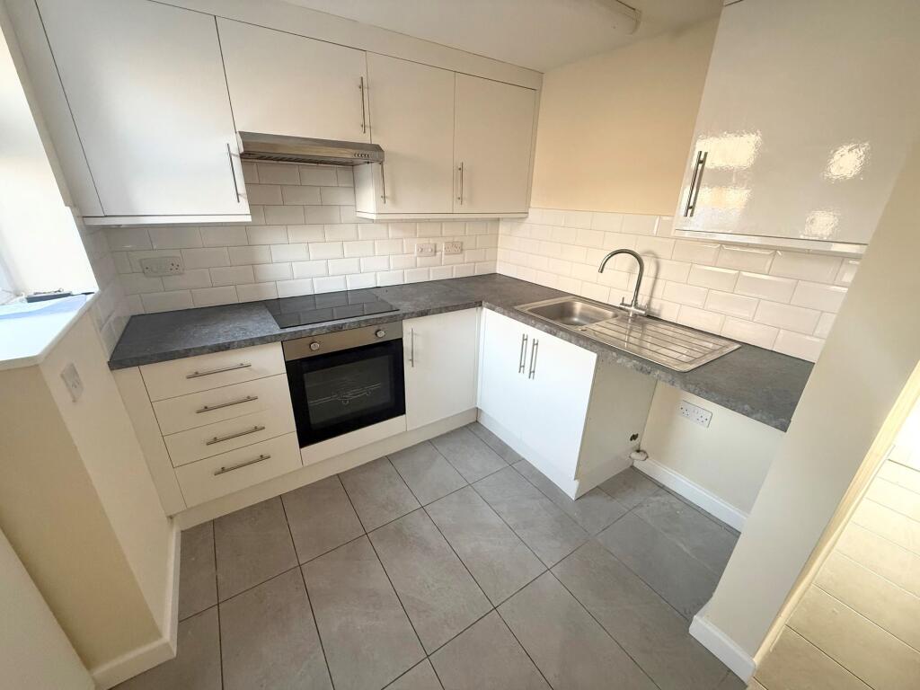 1 bed 1st Floor Flat for rent in Luton. From P and R Property - Luton 1 bed 1st Floor Flat for rent in Luton. From P and R Property - Luton