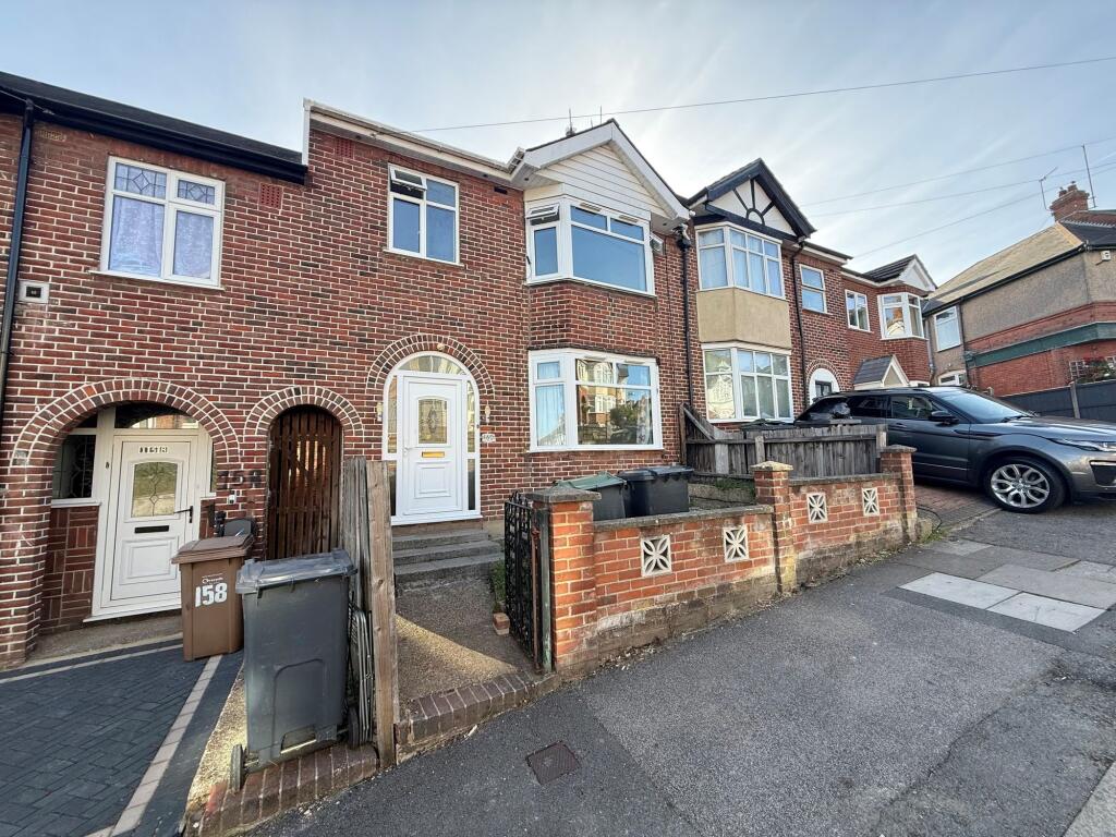 3 bed Mid Terraced House for rent in Luton. From P and R Property - Luton