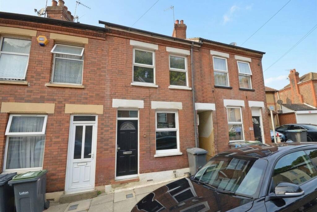 2 bed Mid Terraced House for rent in Luton. From P and R Property - Luton 2 bed Mid Terraced House for rent in Luton. From P and R Property - Luton