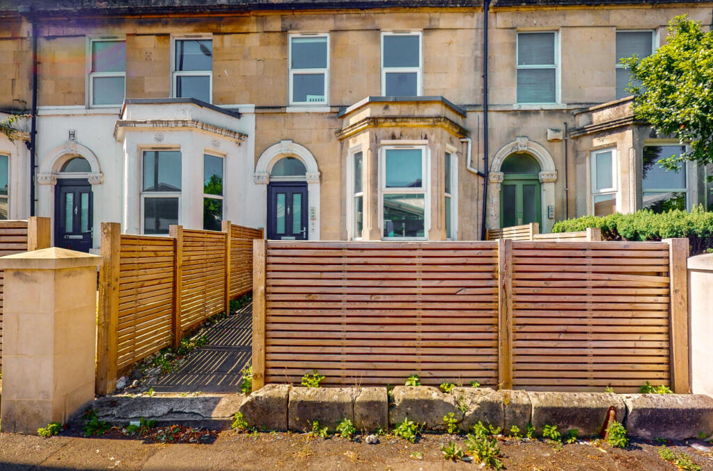 2 bed Apartment for rent in Bath. From Roman City Property Management Ltd - Bath