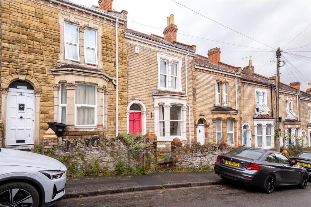 4 bed Mid Terraced House for rent in Kelston. From Roman City Property Management Ltd - Bath 4 bed Mid Terraced House for rent in Kelston. From Roman City Property Management Ltd - Bath