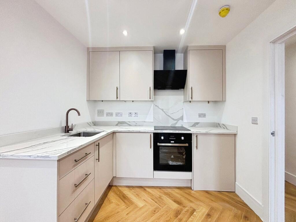 1 bed 1st Floor Flat for rent in Ash Green. From Bridges Estate Agents - Ash Vale 1 bed 1st Floor Flat for rent in Ash Green. From Bridges Estate Agents - Ash Vale