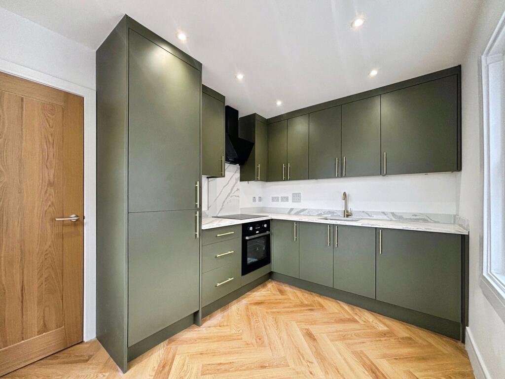 1 bed 1st Floor Flat for rent in Ash Green. From Bridges Estate Agents - Ash Vale 1 bed 1st Floor Flat for rent in Ash Green. From Bridges Estate Agents - Ash Vale
