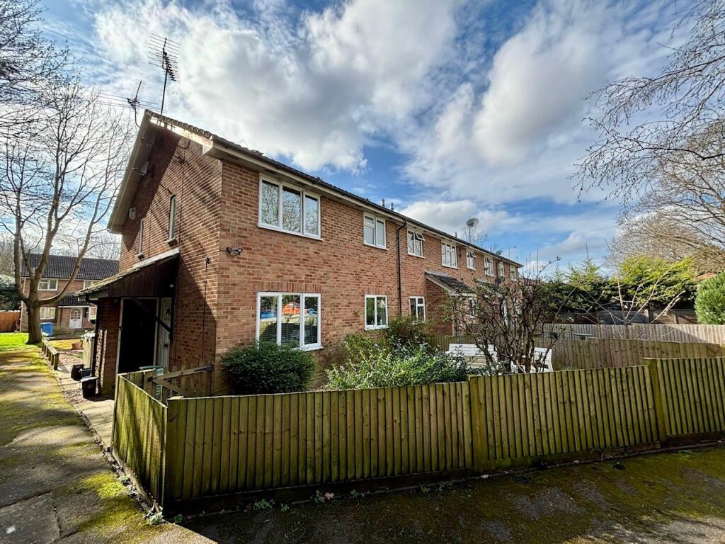 1 bed End of Terrace for rent in Farnborough. From Bridges Estate Agents - Farnborough