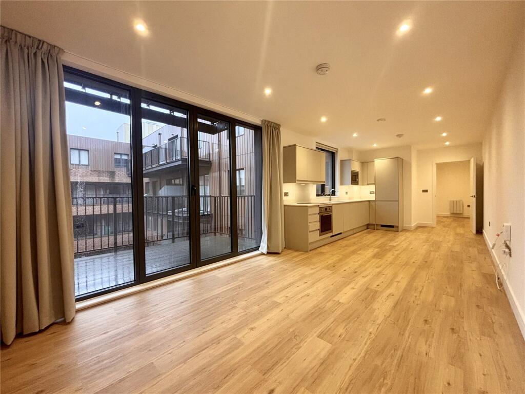 2 bed 1st Floor Flat for rent in Farnborough. From Bridges Estate Agents - Farnborough
