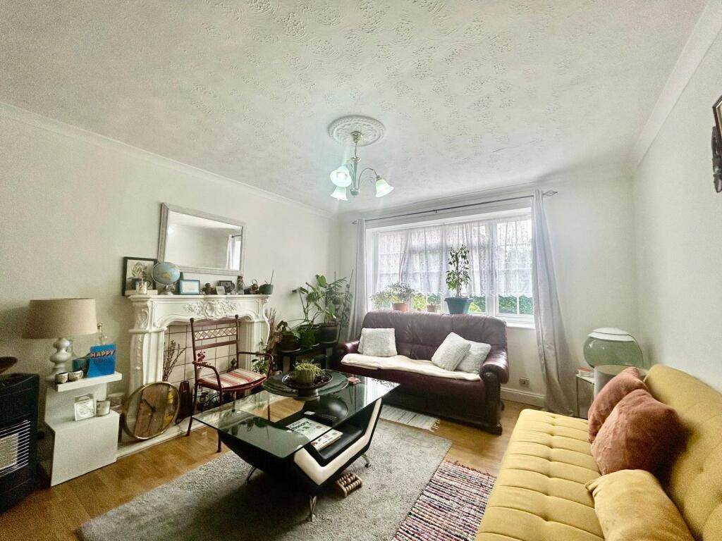 2 bed 1st Floor Flat for rent in Farnborough. From Bridges Estate Agents - Farnborough