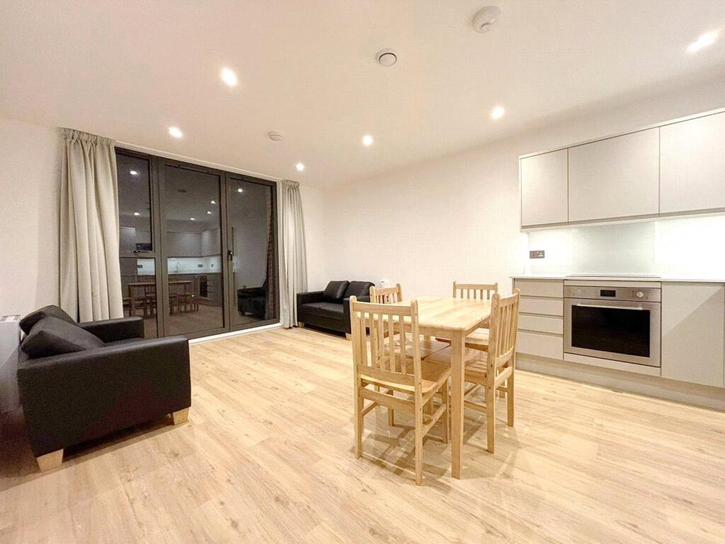 1 bed 1st Floor Flat for rent in Farnborough. From Bridges Estate Agents - Farnborough 1 bed 1st Floor Flat for rent in Farnborough. From Bridges Estate Agents - Farnborough