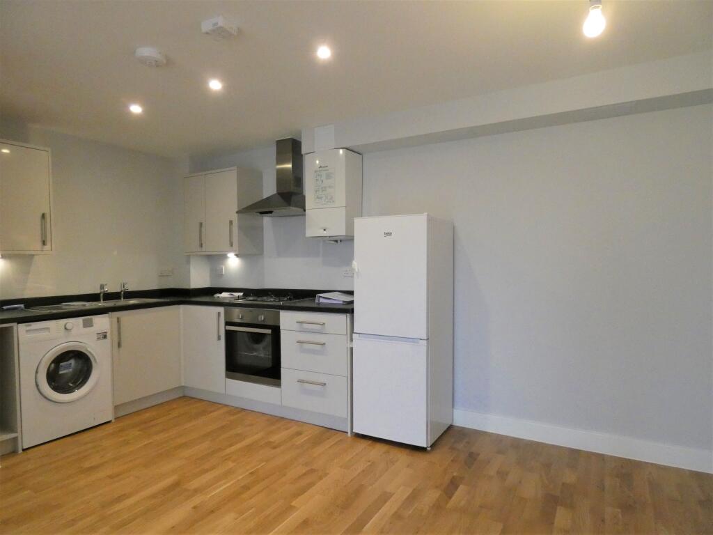 2 bed 1st Floor Flat for rent in Farnborough. From Bridges Estate Agents - Farnborough