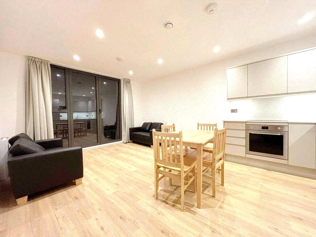2 bed 1st Floor Flat for rent in Farnborough. From Bridges Estate Agents - Farnborough 2 bed 1st Floor Flat for rent in Farnborough. From Bridges Estate Agents - Farnborough