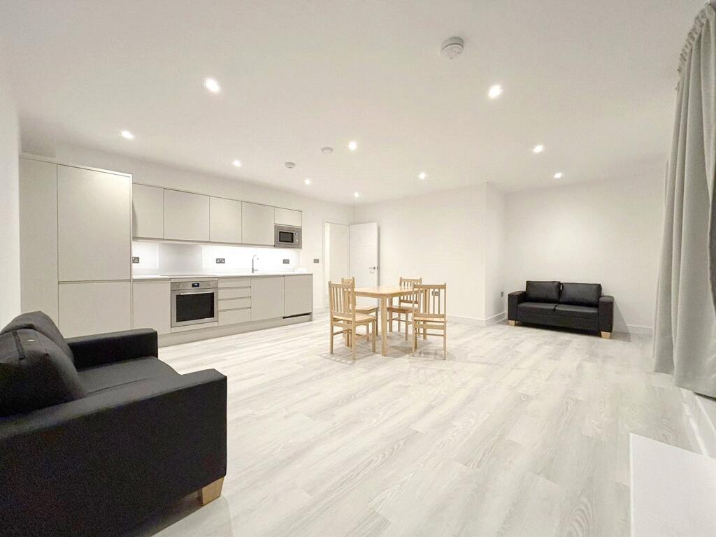 2 bed 1st Floor Flat for rent in Farnborough. From Bridges Estate Agents - Farnborough