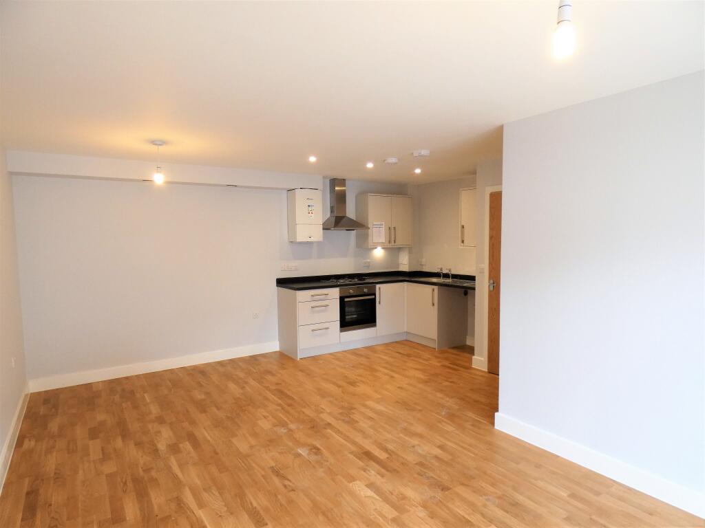 2 bed 1st Floor Flat for rent in Farnborough. From Bridges Estate Agents - Farnborough