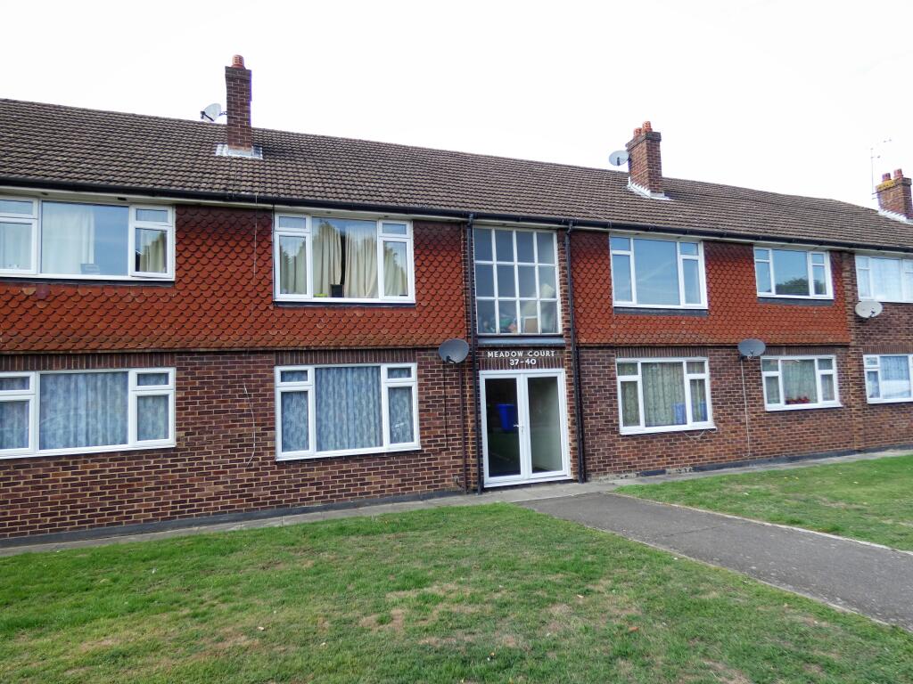 2 bed 1st Floor Flat for rent in Farnborough. From Bridges Estate Agents - Farnborough