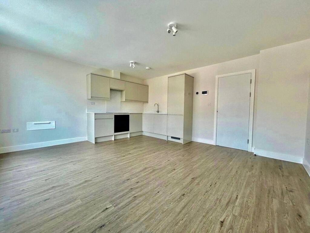 1 bed 1st Floor Flat for rent in Farnborough. From Bridges Estate Agents - Farnborough