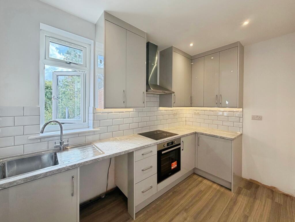 2 bed Annexe for rent in Farnborough. From Bridges Estate Agents - Farnborough