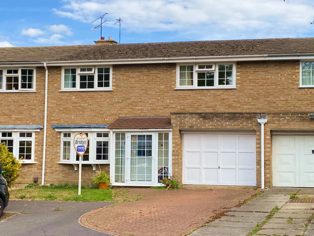 3 bed Mid Terraced House for rent in Farnborough. From Bridges Estate Agents - Farnborough