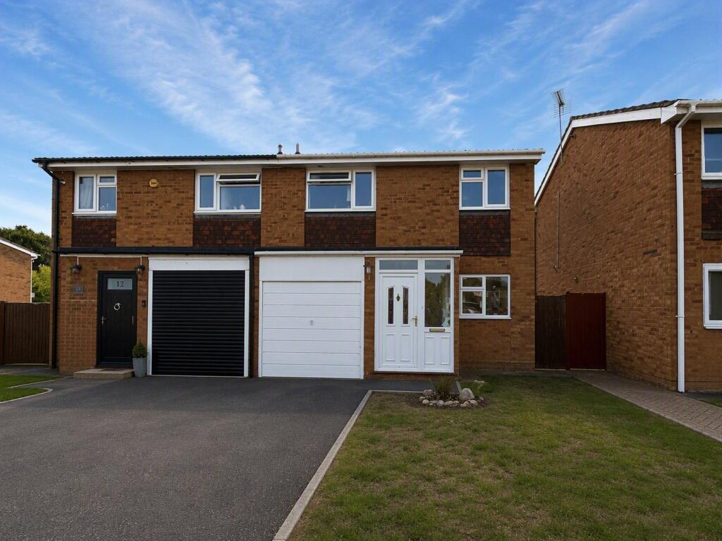 3 bed Semi Detached for rent in Farnborough. From Bridges Estate Agents - Farnborough 3 bed Semi Detached for rent in Farnborough. From Bridges Estate Agents - Farnborough