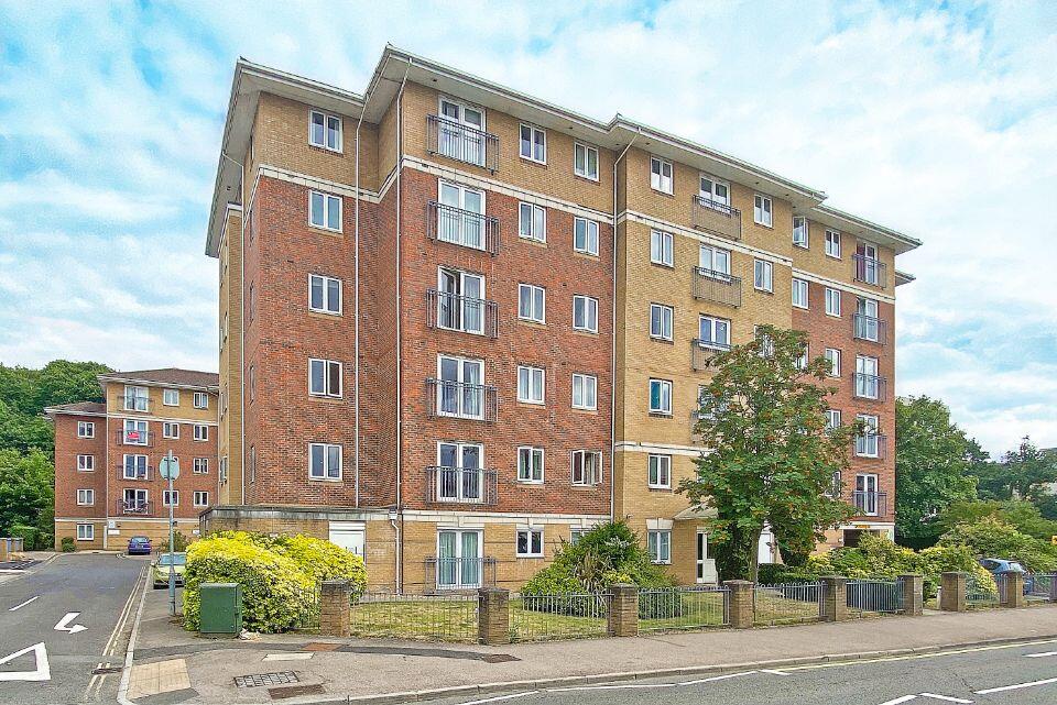 2 bed 1st Floor Flat for rent in Farnborough. From Bridges Estate Agents - Farnborough